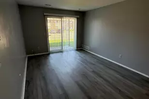 7708 Manor Cir, Westland, MI 48185 - Photo 5
