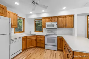 2020 Burton Knoll Ct SE, Kentwood, MI 49546 - Photo 7