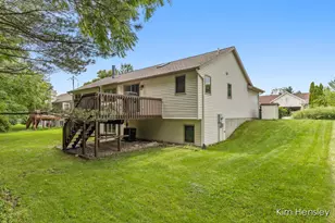 2020 Burton Knoll Ct SE, Kentwood, MI 49546 - Photo 23