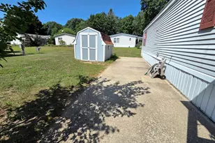 184 Birch Ct, Muskegon, MI 49445 - Photo 3