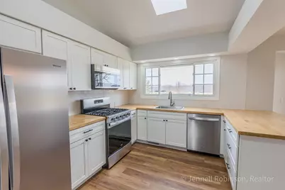 7154 Morse Lake Avenue SE, Alto, MI 49302 - Photo 17