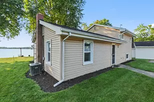 163 Lakeside Dr, Quincy, MI 49082 - Photo 9