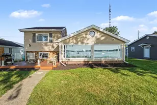 163 Lakeside Dr, Quincy, MI 49082 - Photo 1