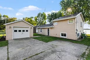 163 Lakeside Dr, Quincy, MI 49082 - Photo 7