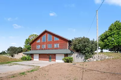 332 N Warner Avenue, Fremont, MI 49412 - Photo 3