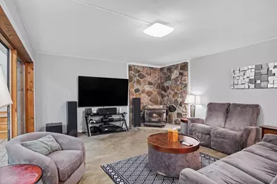 332 N Warner Avenue, Fremont, MI 49412 - Photo 5