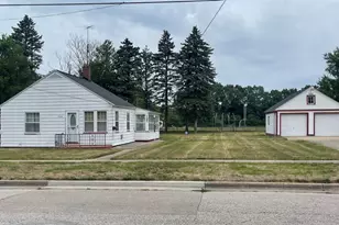 1024 Amity Ave, Muskegon, MI 49442 - Photo 1