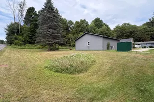807 Josephine St, East Jordan, MI 49727 - Photo 5