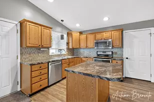 1085 Amber Cove Dr SW, Byron Center, MI 49315 - Photo 5