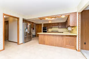 17596 Levan Rd, Livonia, MI 48152 - Photo 13