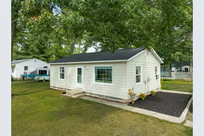 1210 Woodcrest Street, Muskegon, MI 49442 - Photo 1