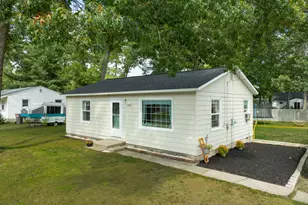 1210 Woodcrest St, Muskegon, MI 49442 - Photo 1