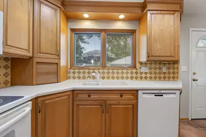 9027 Butwell Street, Livonia, MI 48150 - Photo 13