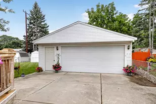9027 Butwell St, Livonia, MI 48150 - Photo 35
