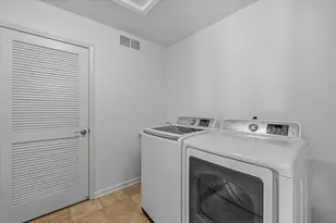 29442 Woodpark Cir, Warren, MI 48092 - Photo 7