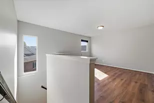 29442 Woodpark Cir, Warren, MI 48092 - Photo 5