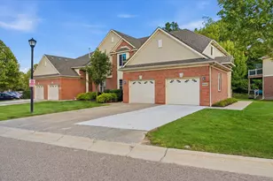 29442 Woodpark Cir, Warren, MI 48092 - Photo 1