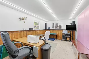 318 Kenway Dr, Lansing, MI 48917 - Photo 17
