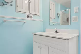 318 Kenway Dr, Lansing, MI 48917 - Photo 21