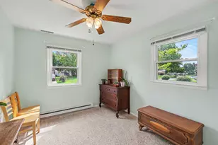 318 Kenway Dr, Lansing, MI 48917 - Photo 15