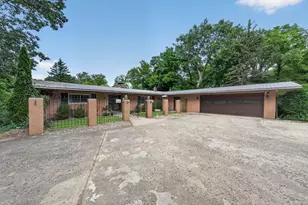 70506 Sunrise Dr, Edwardsburg, MI 49112 - Photo 3