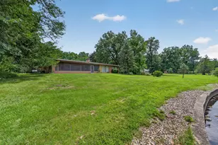 70506 Sunrise Dr, Edwardsburg, MI 49112 - Photo 11