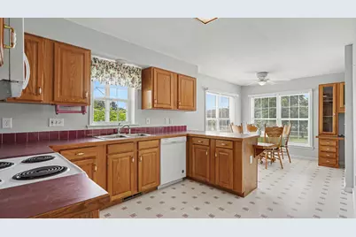 1082 Azalea Drive, Jackson, MI 49201 - Photo 9