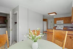 1082 Azalea Dr, Jackson, MI 49201 - Photo 11