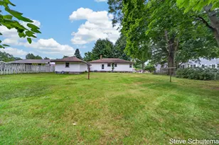 928 S Division St, Whitehall, MI 49461 - Photo 35
