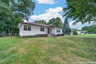 928 S Division St, Whitehall, MI 49461 - Photo 5