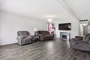 170 Beyne St, Mount Clemens, MI 48043 - Photo 5