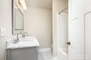 2 Maple Vlg Ct, Ann Arbor, MI 48103 - Photo 15