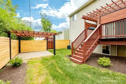 2 Maple Vlg Court, Ann Arbor, MI 48103 - Photo 19