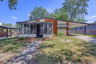 164 Westway St, Pontiac, MI 48342 - Photo 1