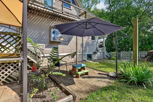 611 Elmwood Ct, Kalamazoo, MI 49007 - Photo 9