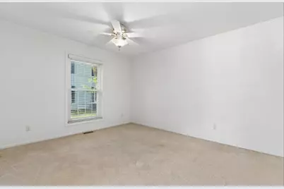 38655 Bayside Court, Clinton, MI 48038 - Photo 7
