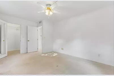 38655 Bayside Court, Clinton, MI 48038 - Photo 11
