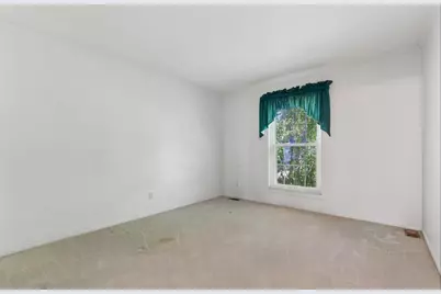 38655 Bayside Court, Clinton, MI 48038 - Photo 13