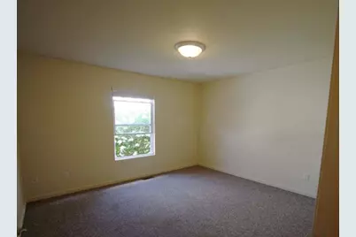 1327 Fraternity Village Drive, Kalamazoo, MI 49006 - Photo 7