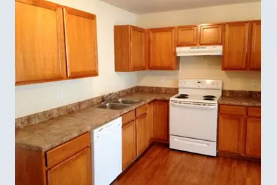 1327 Fraternity Village Drive, Kalamazoo, MI 49006 - Photo 5
