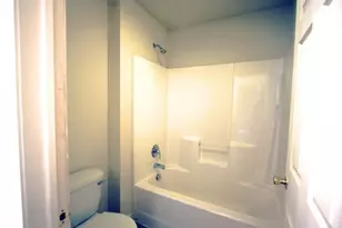 1327 Fraternity Village Dr, Kalamazoo, MI 49006 - Photo 17