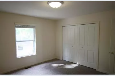 1327 Fraternity Village Drive, Kalamazoo, MI 49006 - Photo 11