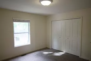 1327 Fraternity Village Dr, Kalamazoo, MI 49006 - Photo 11
