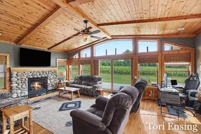 2624 100th Avenue, Lakeview, MI 48850 - Photo 3