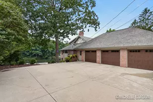 2465 Cascade Springs Dr SE, Grand Rapids, MI 49546 - Photo 3