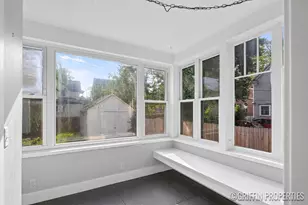 360 Carlton Ave SE, Grand Rapids, MI 49506 - Photo 11