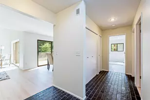1 Westbury Ct, Ann Arbor, MI 48105 - Photo 3