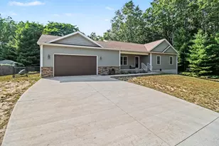 2047 N Lakeshore Dr, Ludington, MI 49431 - Photo 5