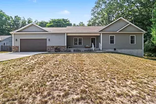 2047 N Lakeshore Dr, Ludington, MI 49431 - Photo 1