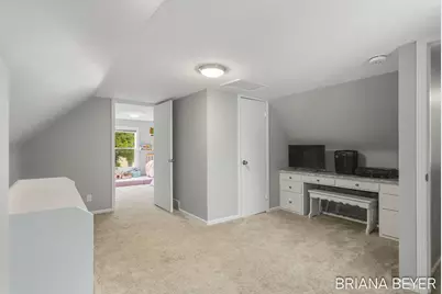 32 W McKinley Avenue, Zeeland, MI 49464 - Photo 29